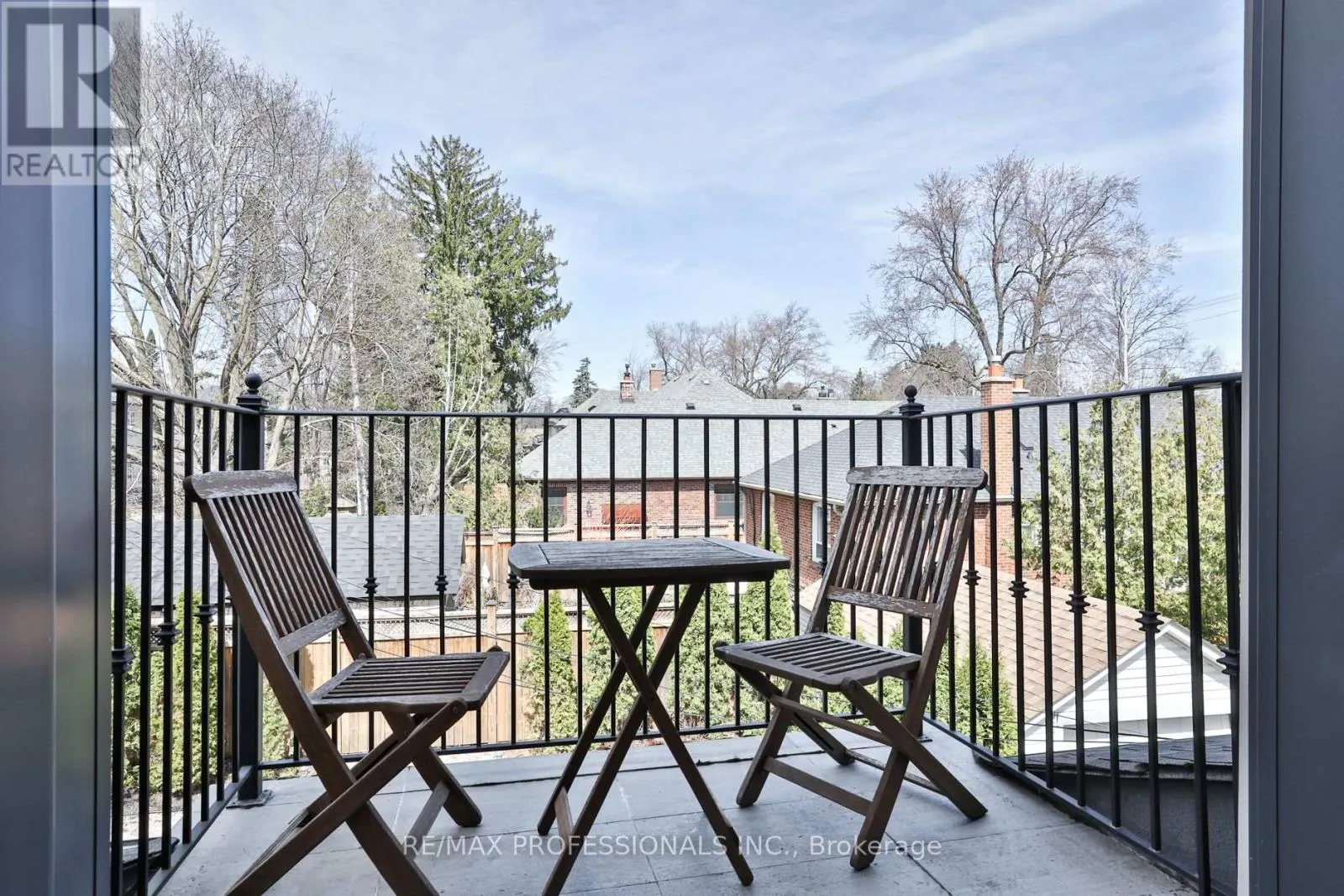 6 MEADOWCREST ROAD