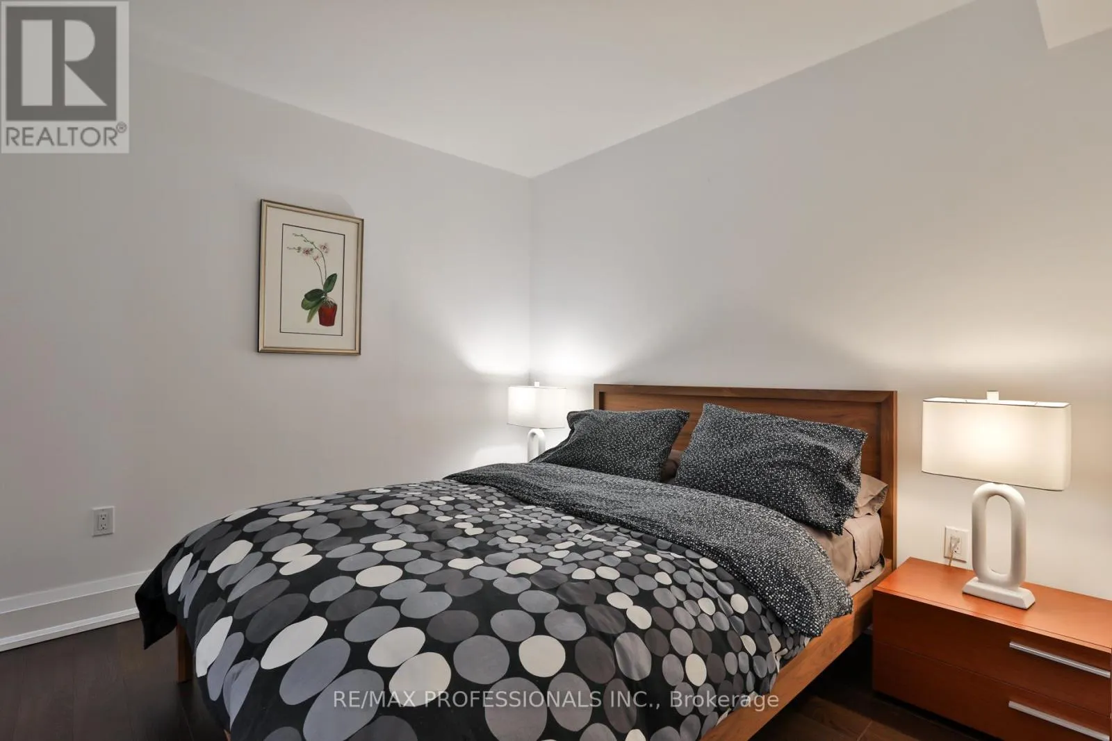 6 MEADOWCREST ROAD