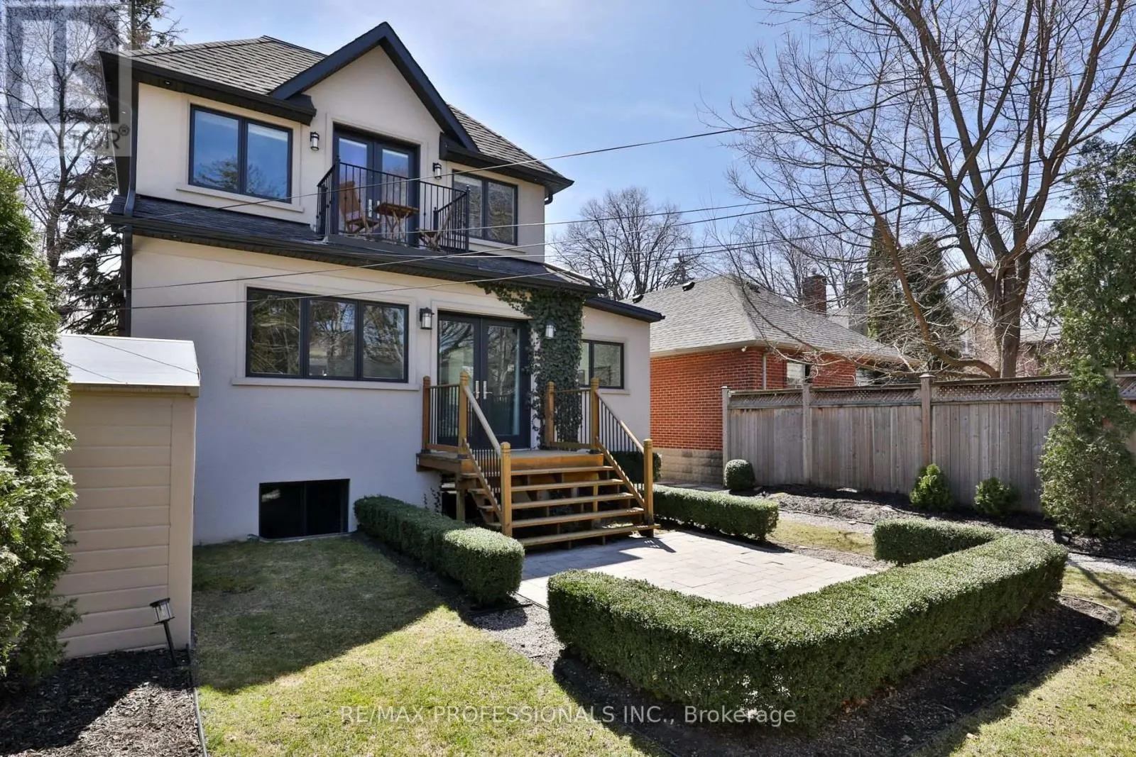 6 MEADOWCREST ROAD