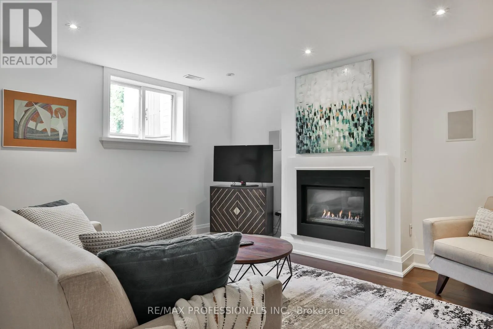 6 MEADOWCREST ROAD