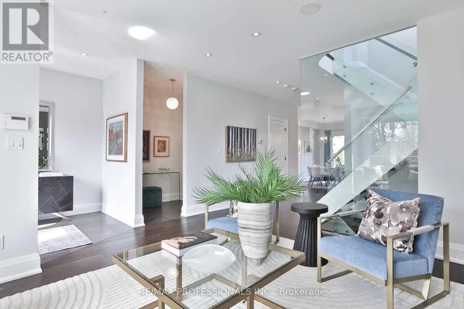 6 MEADOWCREST ROAD