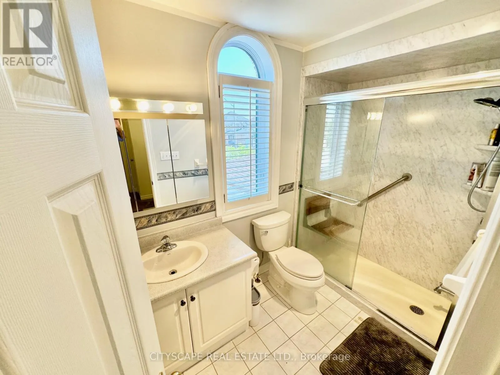 533 LEATHERLEAF DRIVE