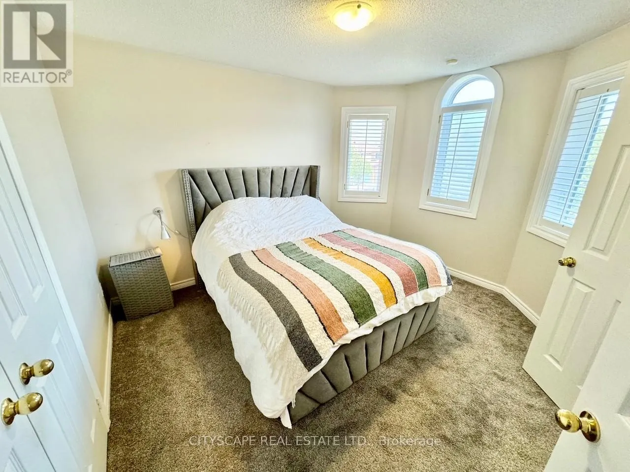 533 LEATHERLEAF DRIVE