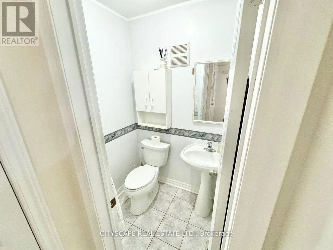 533 LEATHERLEAF DRIVE
