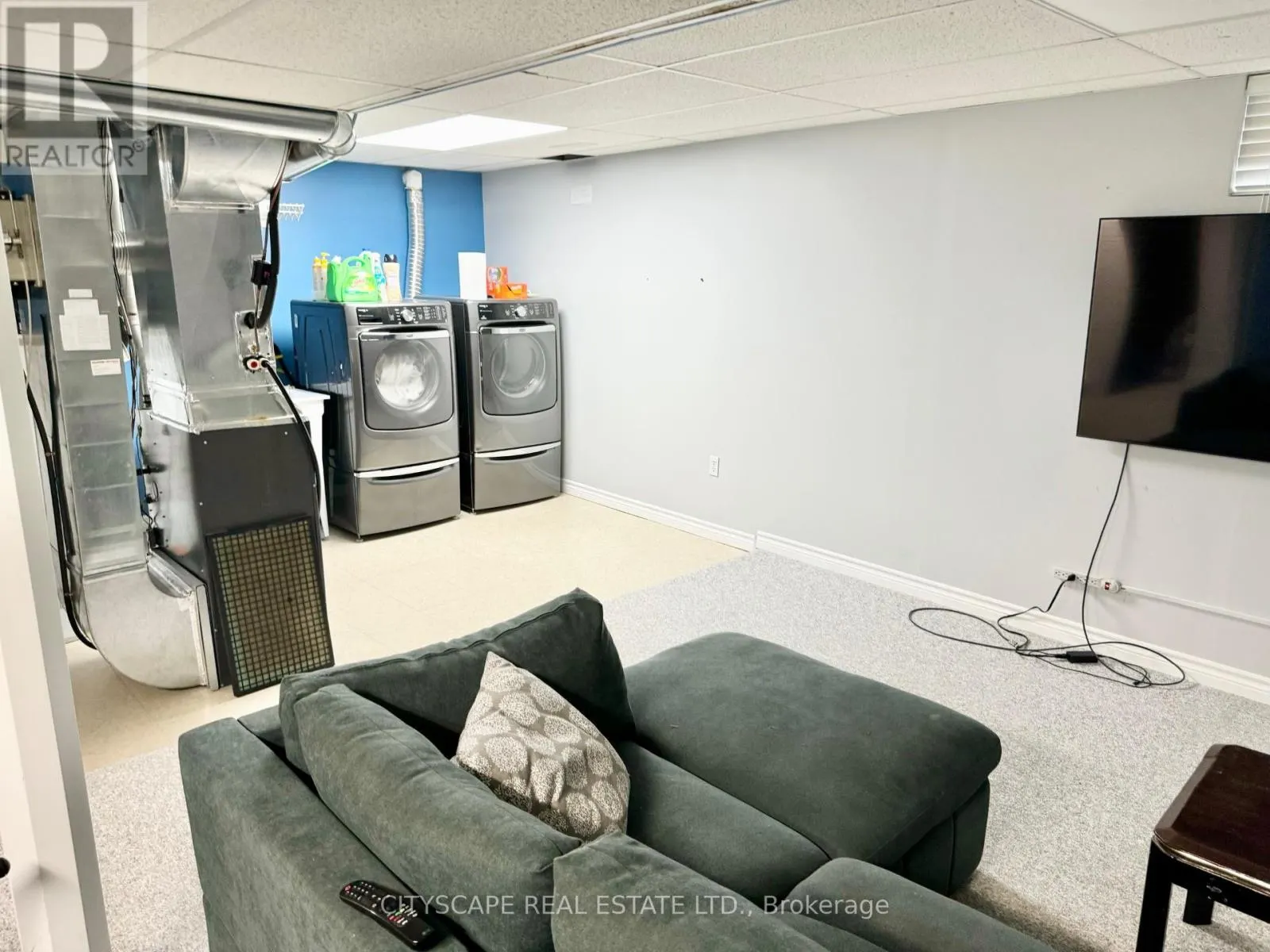 533 LEATHERLEAF DRIVE
