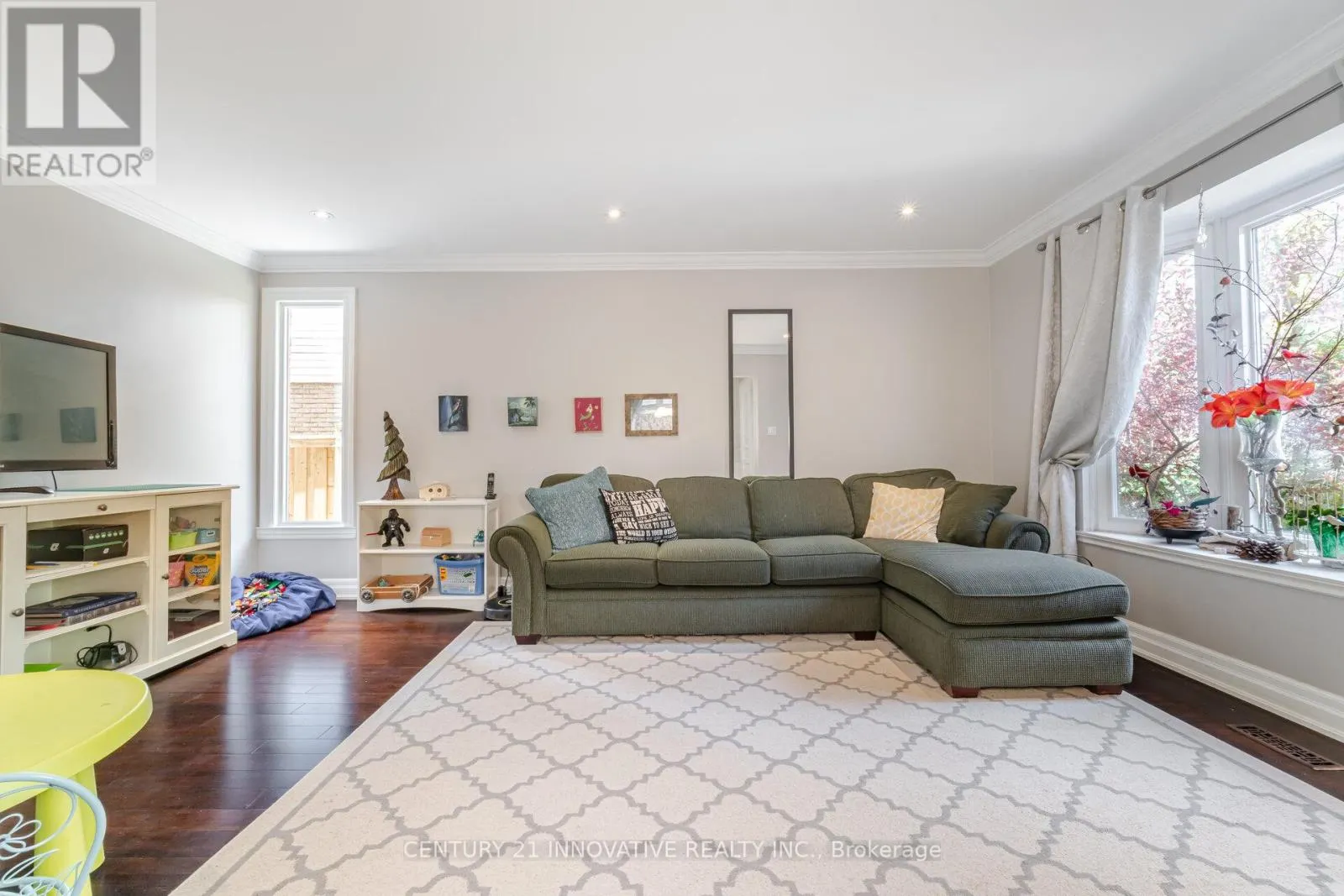 37 MASSEY STREET