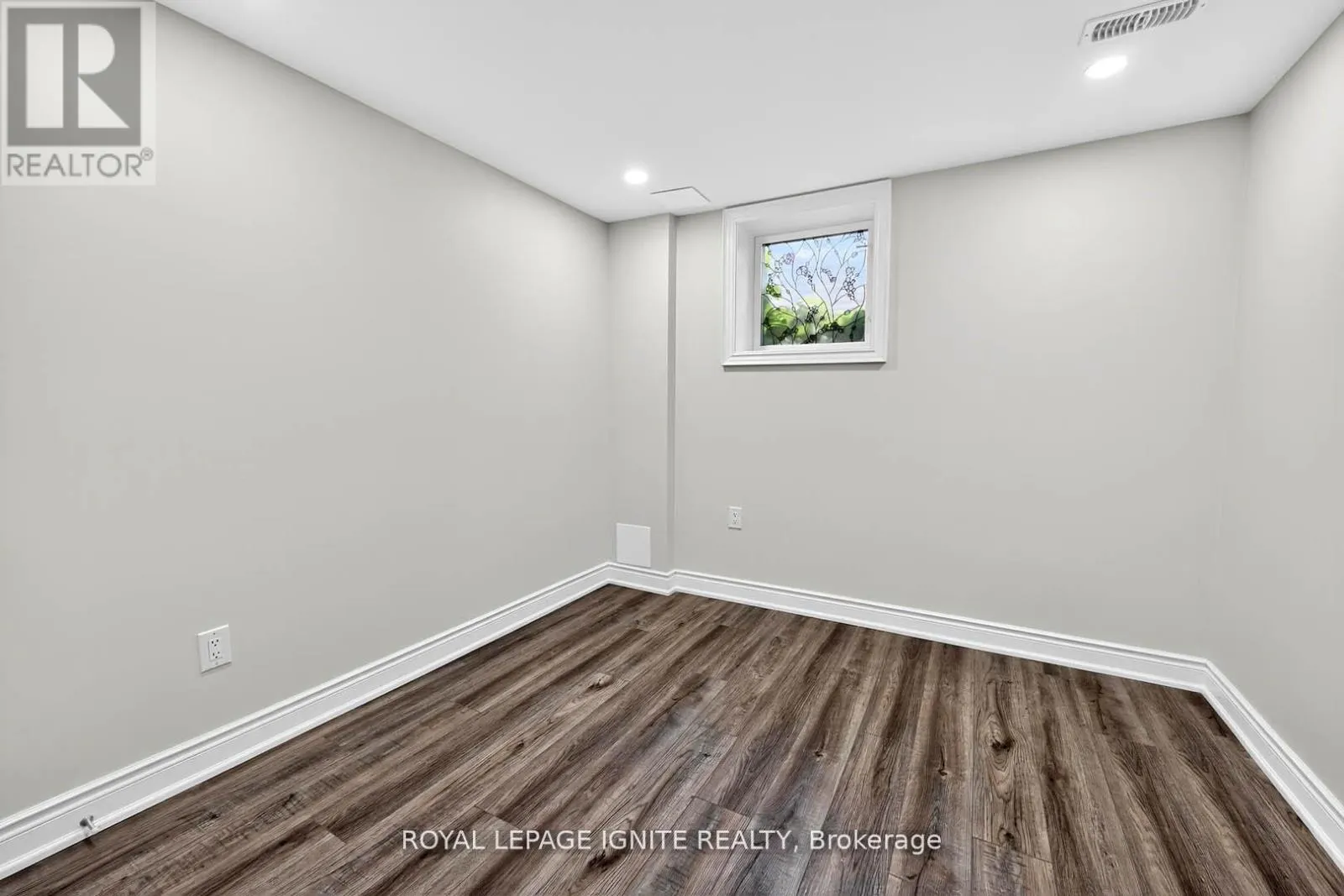 24 MICARTA AVENUE