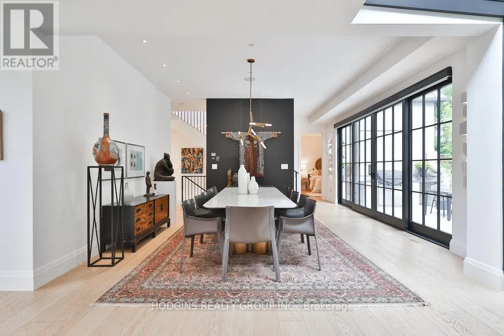 238 MINEOLA ROAD W