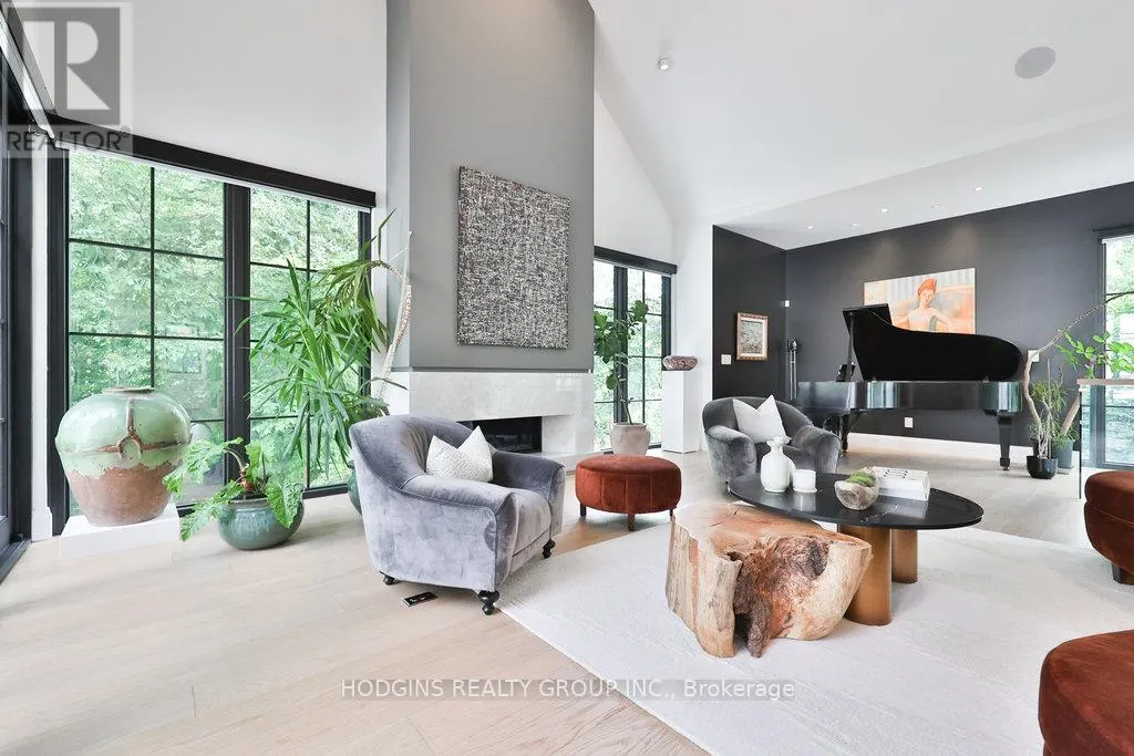 238 MINEOLA ROAD W