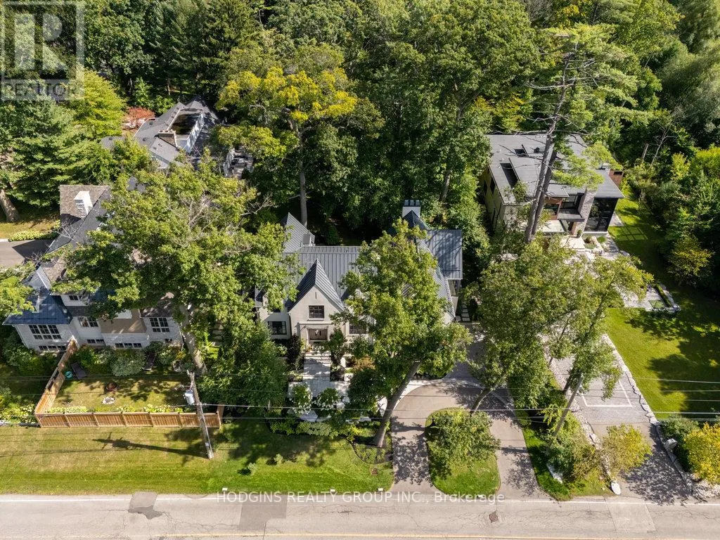 238 MINEOLA ROAD W