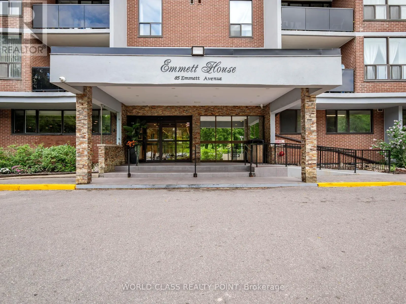 2511 - 85 EMMETT AVENUE