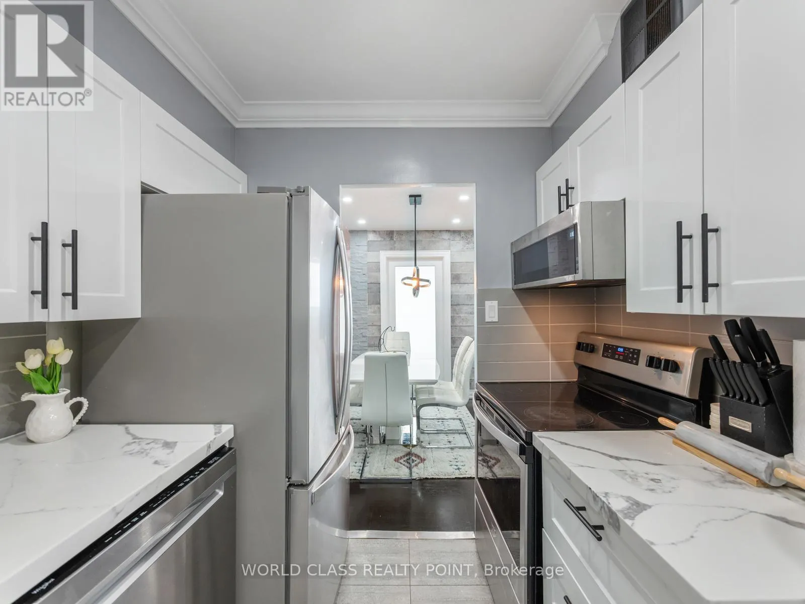 2511 - 85 EMMETT AVENUE