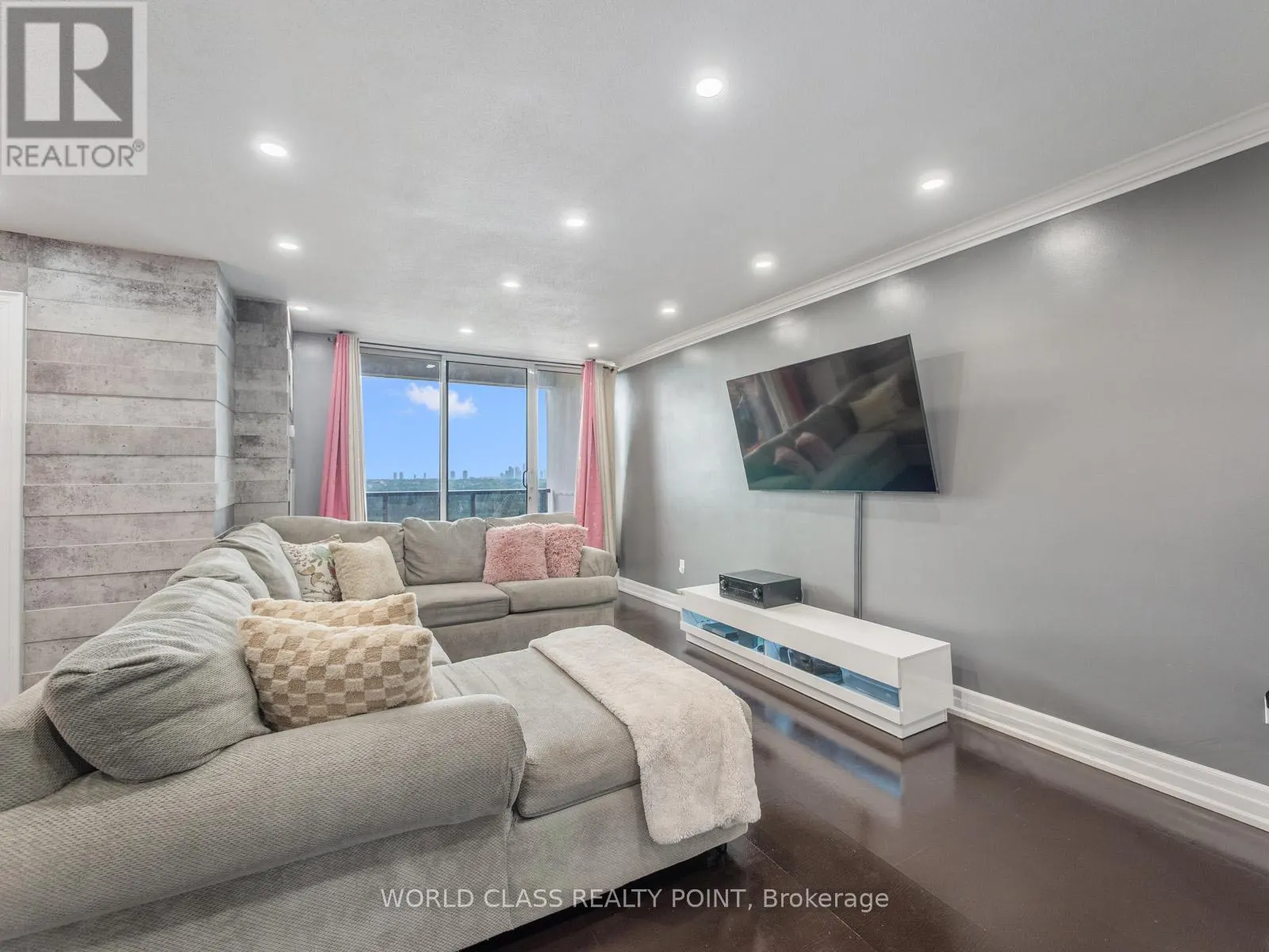2511 - 85 EMMETT AVENUE