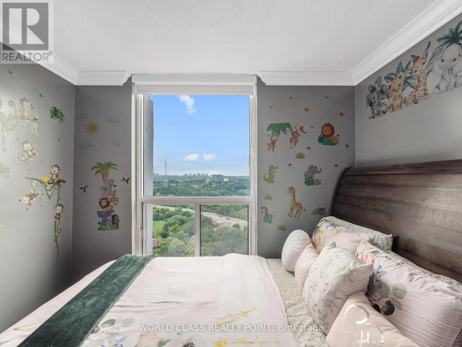 2511 - 85 EMMETT AVENUE