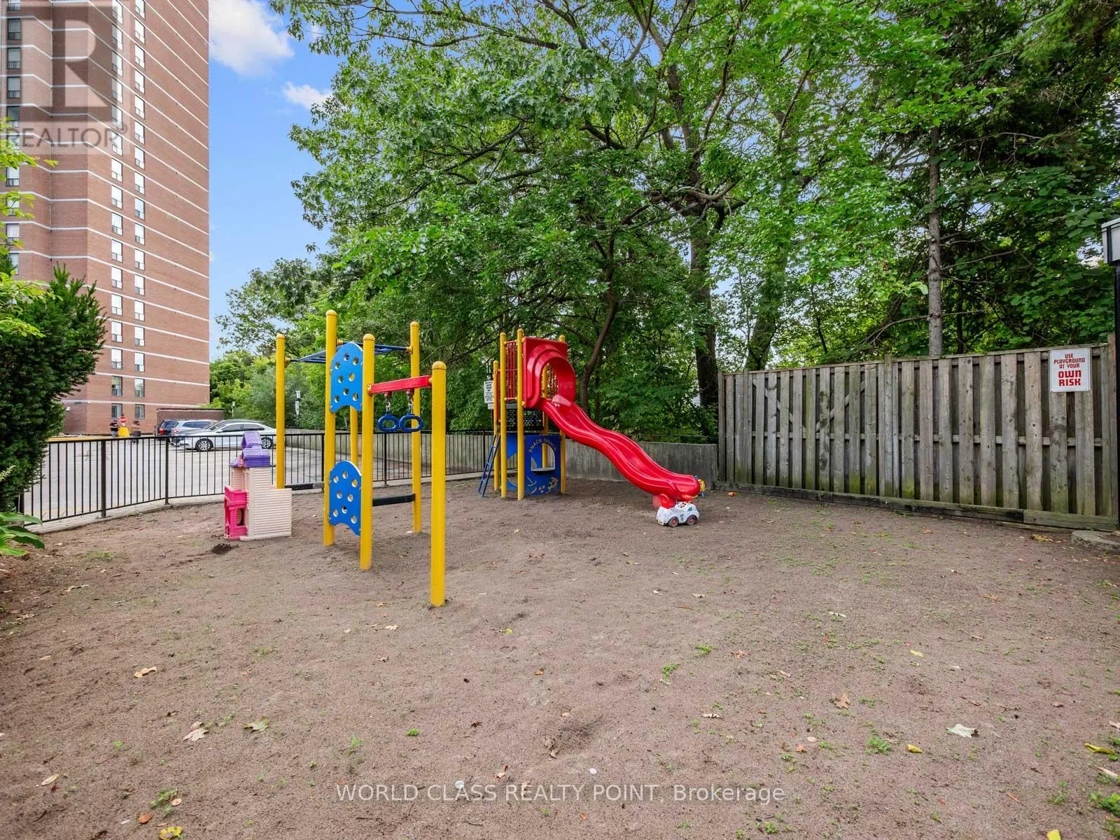 2511 - 85 EMMETT AVENUE