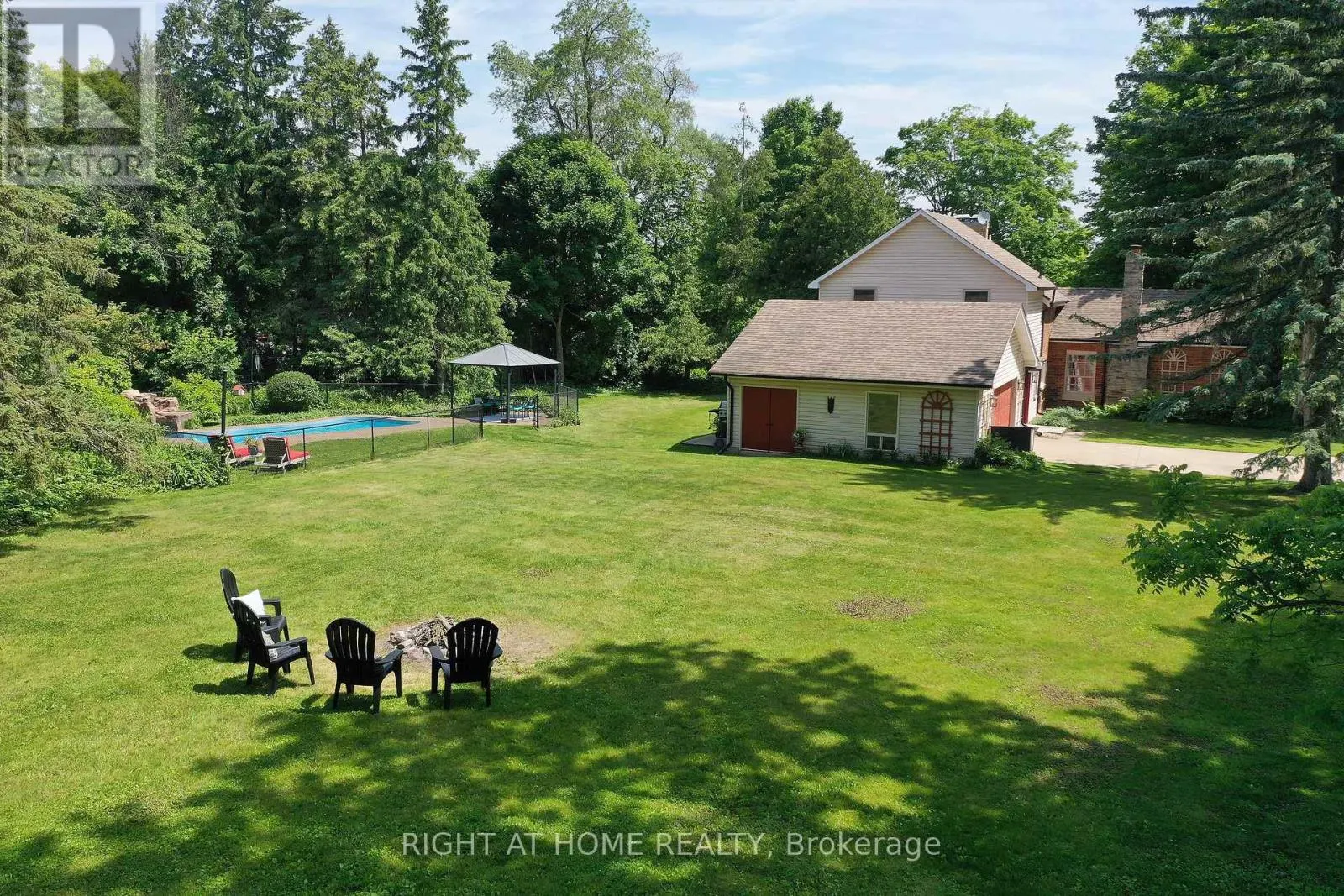 4 STEWARTTOWN ROAD