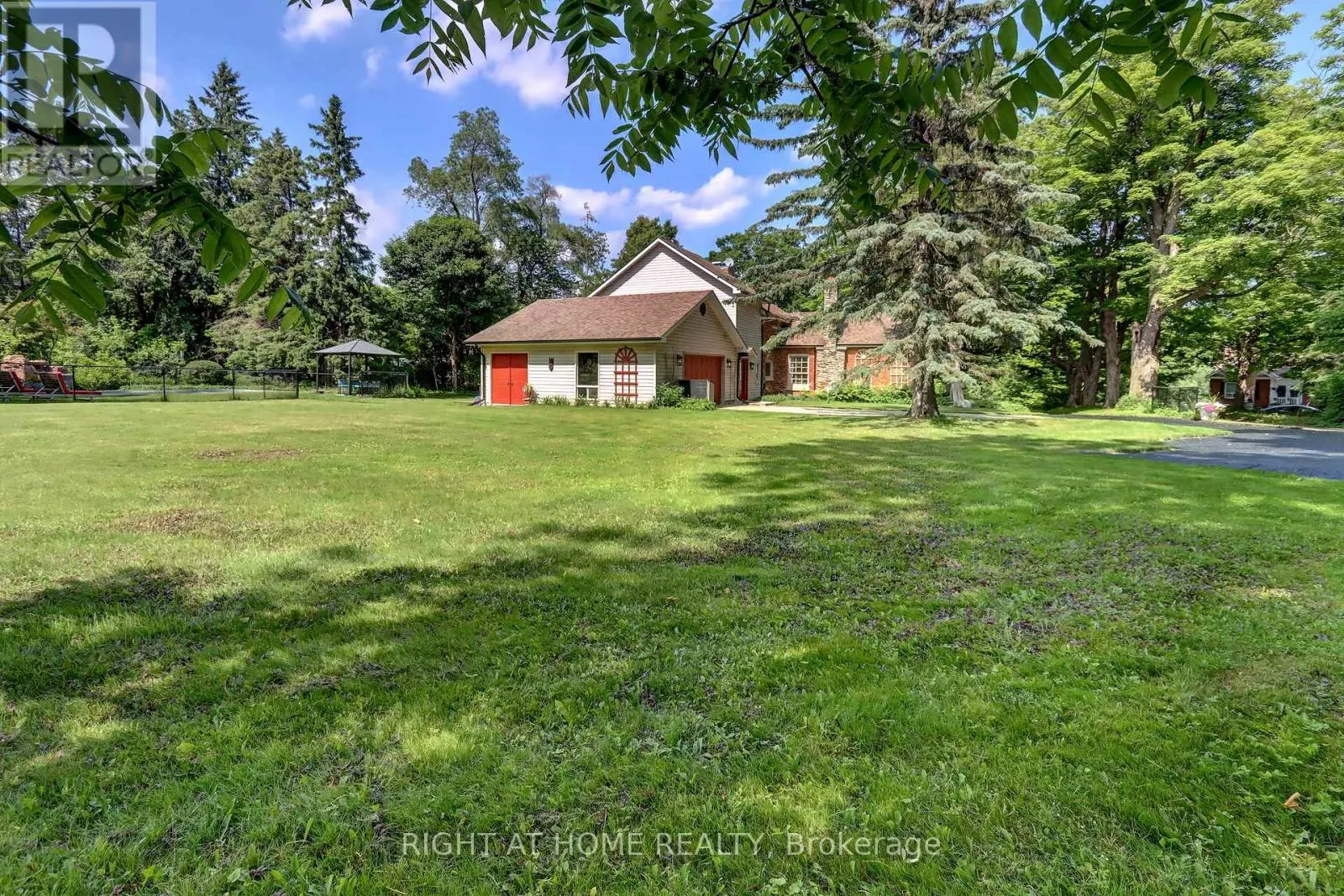 4 STEWARTTOWN ROAD