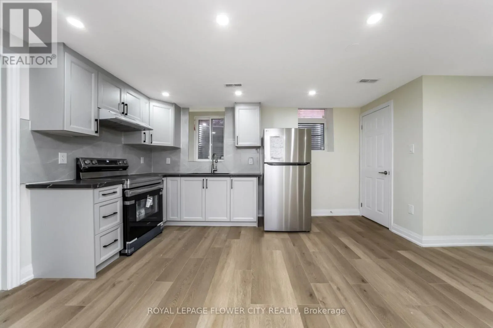 4 NATALIE COURT E