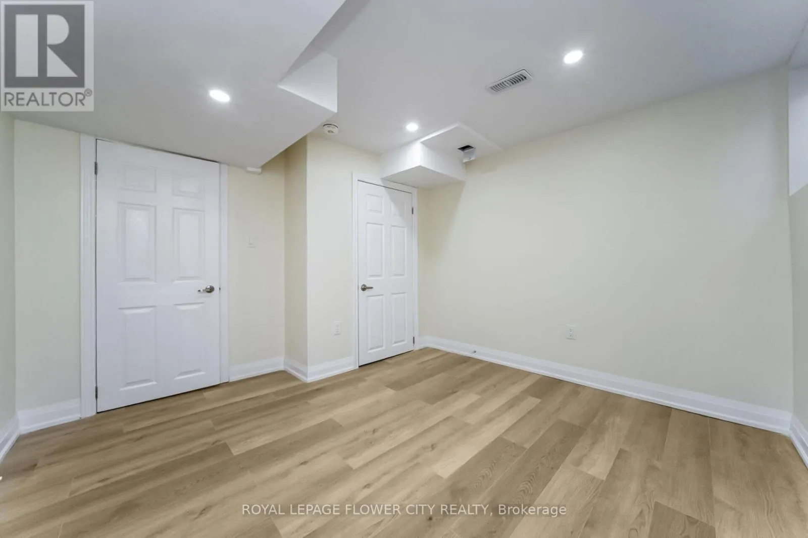 4 NATALIE COURT E