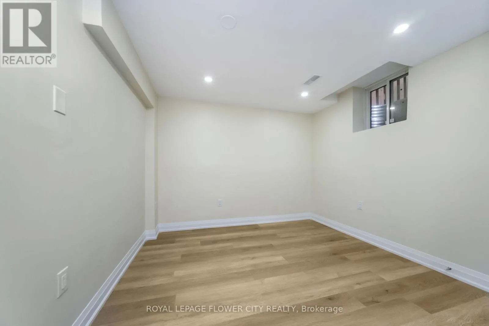4 NATALIE COURT E