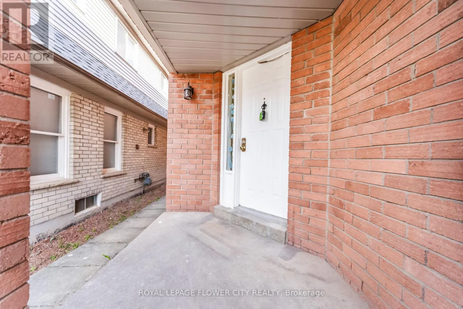 4 NATALIE COURT E