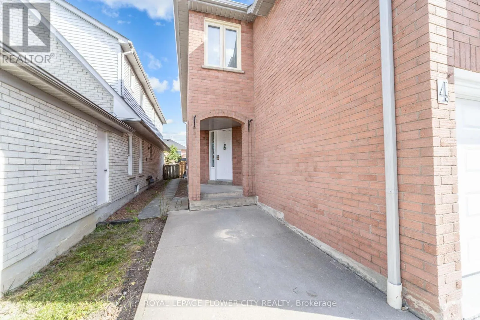 4 NATALIE COURT E