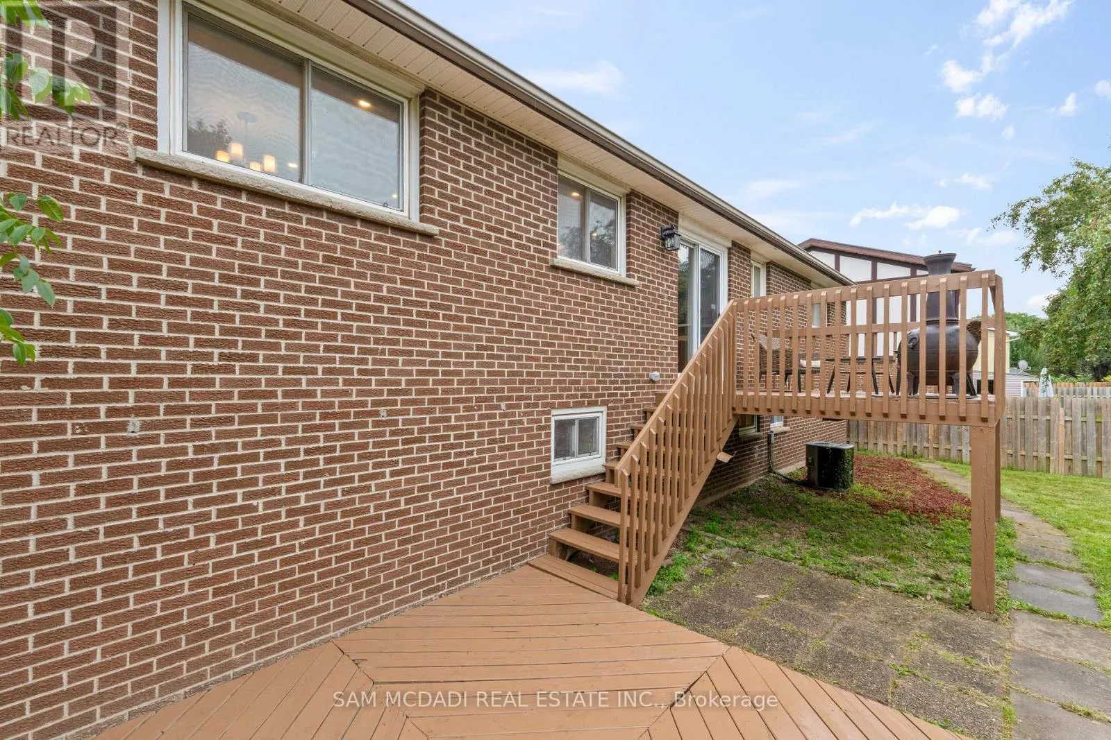 7209 FAYETTE CIRCLE