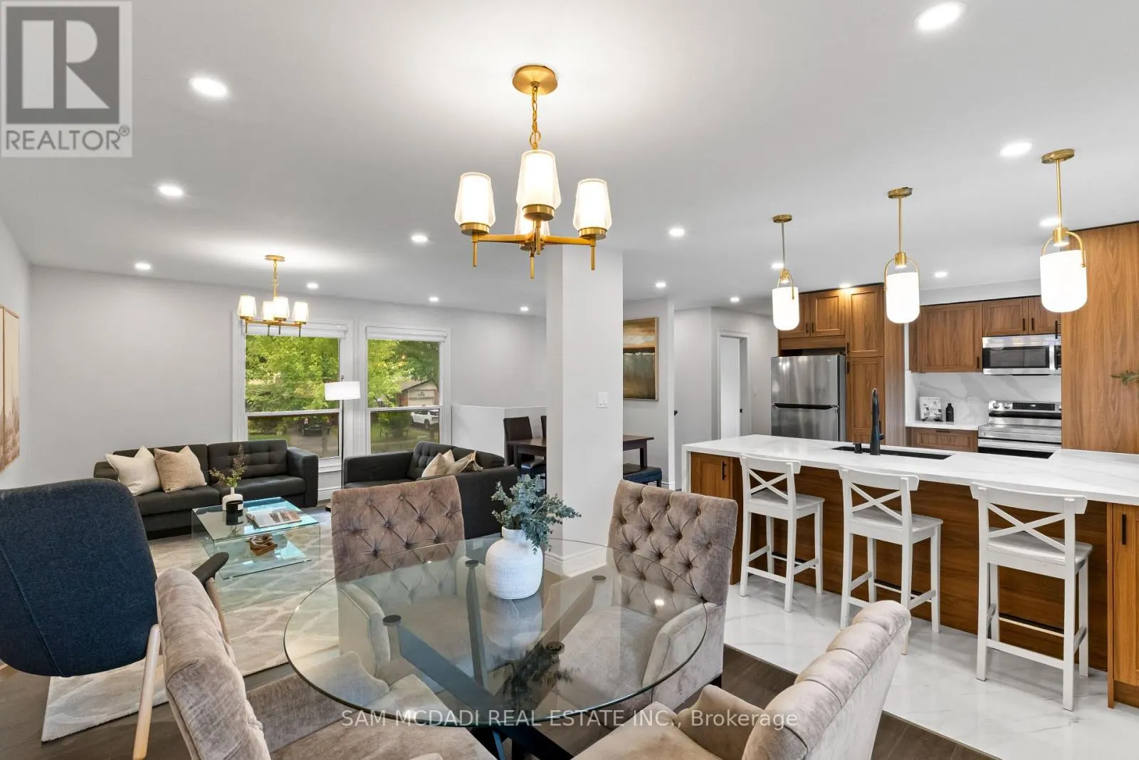 7209 FAYETTE CIRCLE