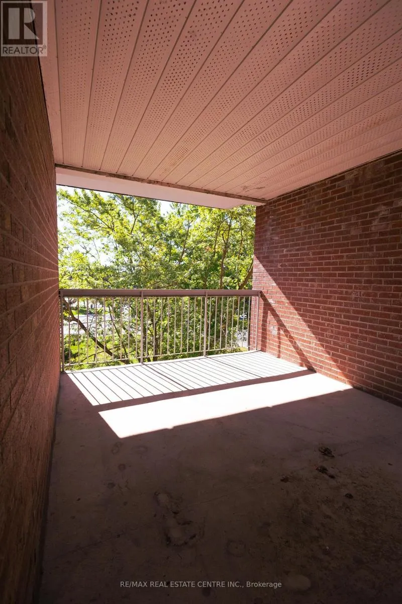 250 - 3025 THE CREDIT WOODLANDS