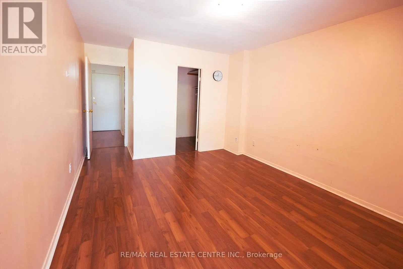 250 - 3025 THE CREDIT WOODLANDS