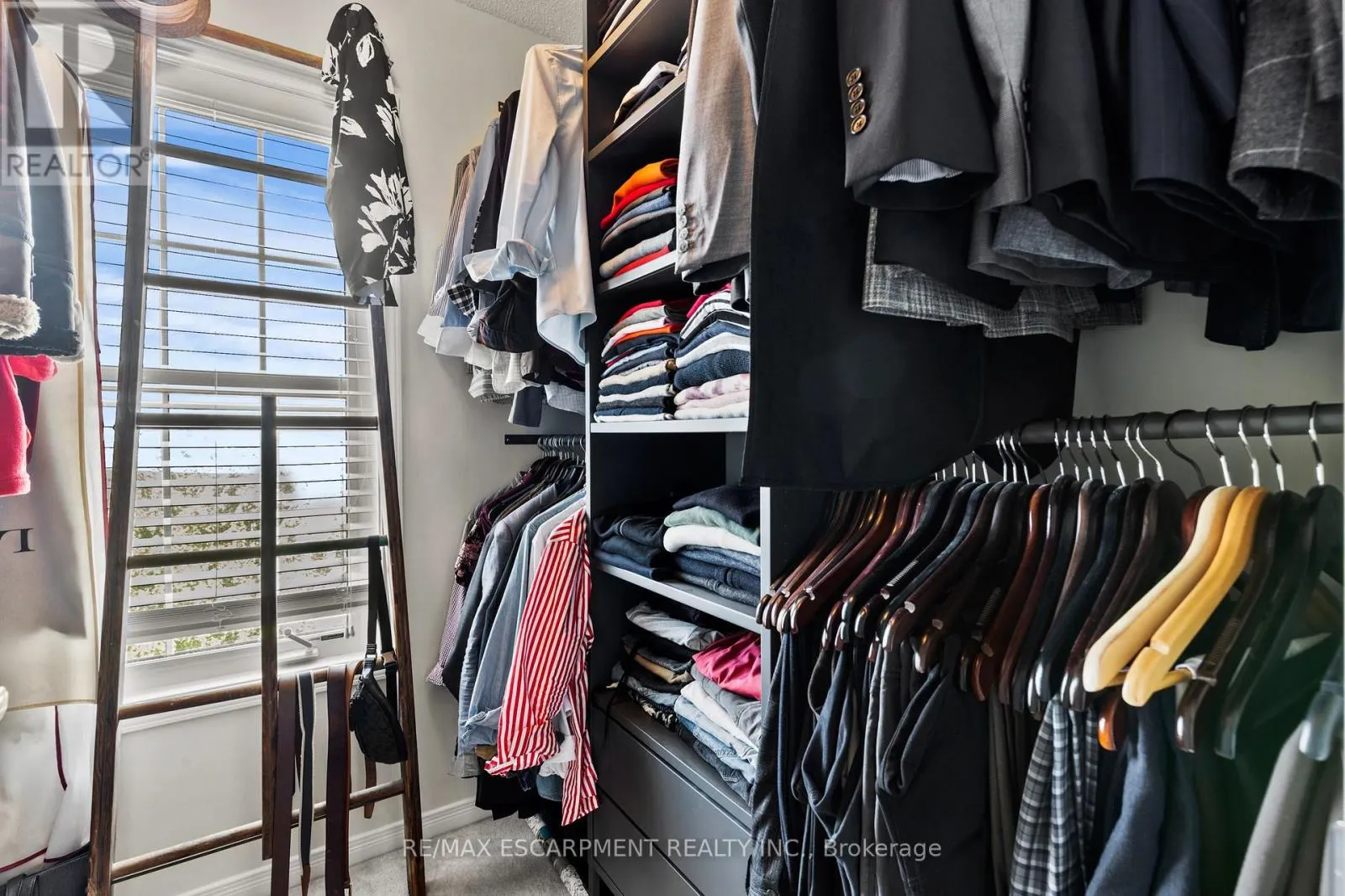 22 - 4823 THOMAS ALTON BOULEVARD