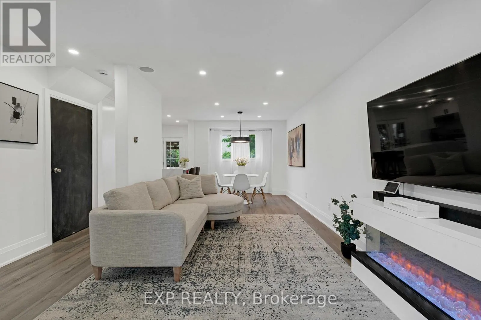1674 PRINCELEA PLACE