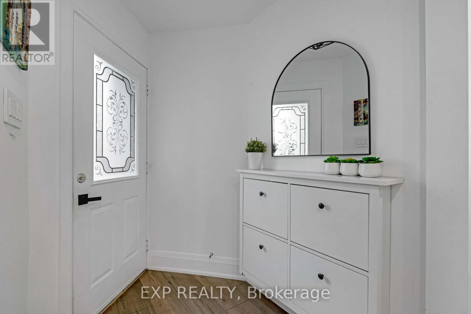 1674 PRINCELEA PLACE