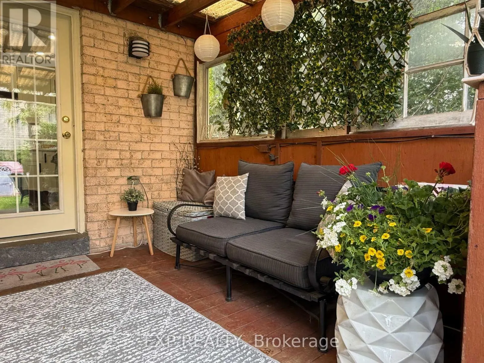 1674 PRINCELEA PLACE