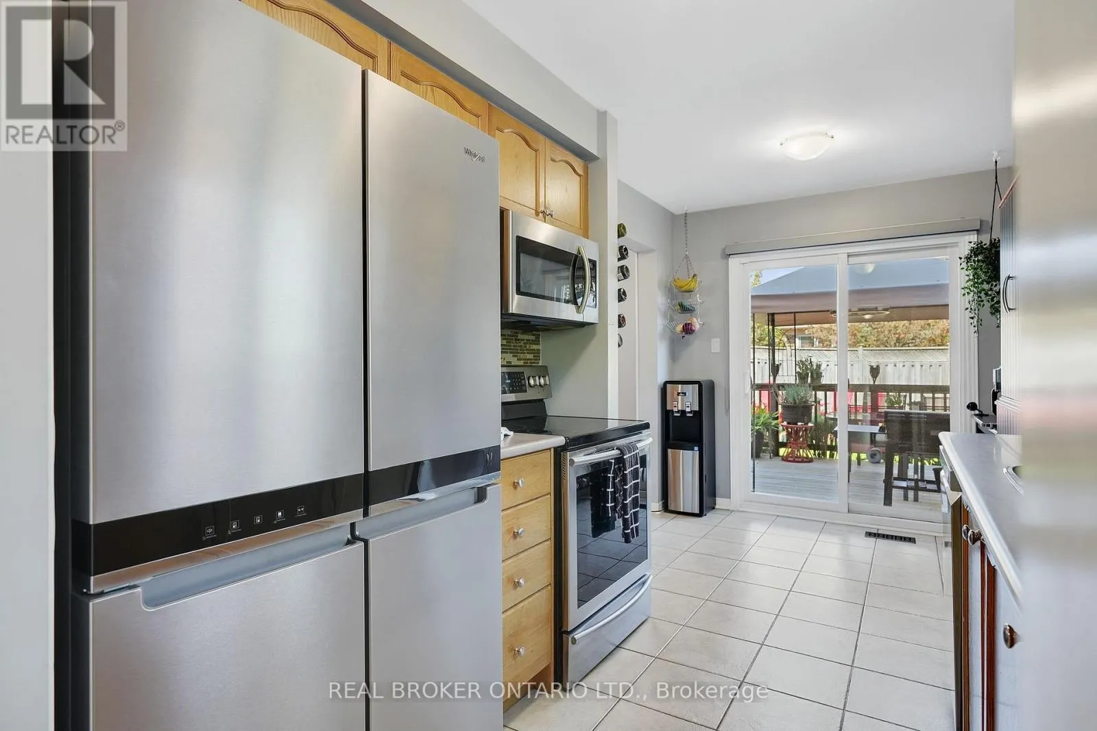 4 IRONHORSE CRESCENT