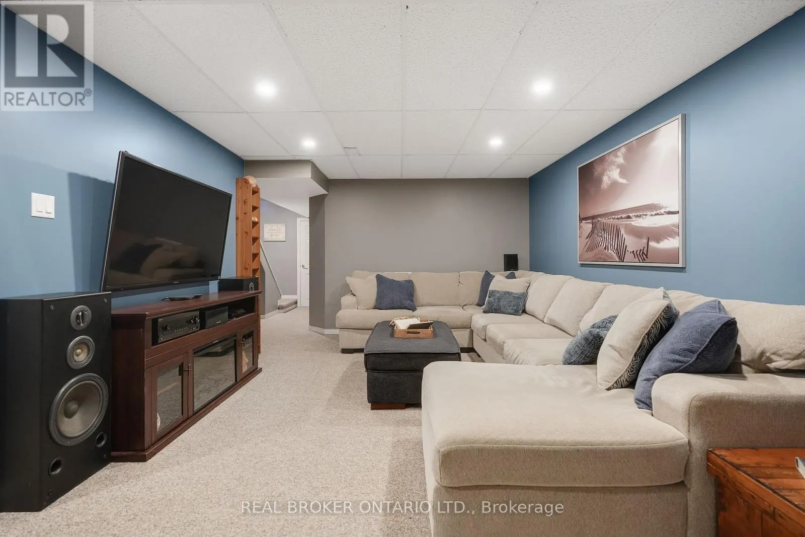 4 IRONHORSE CRESCENT