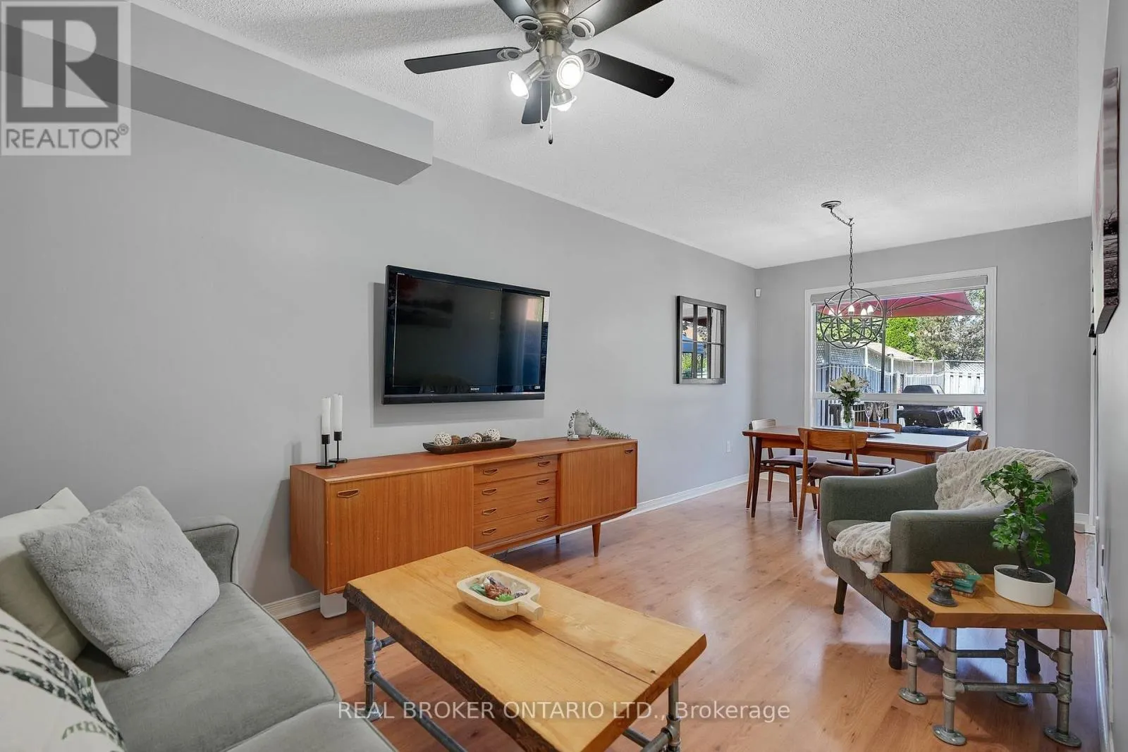 4 IRONHORSE CRESCENT