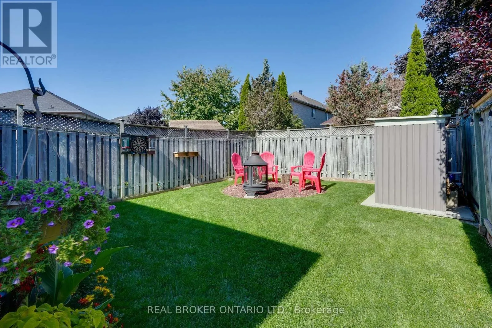 4 IRONHORSE CRESCENT