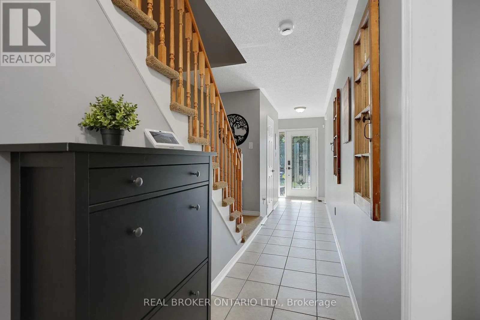 4 IRONHORSE CRESCENT