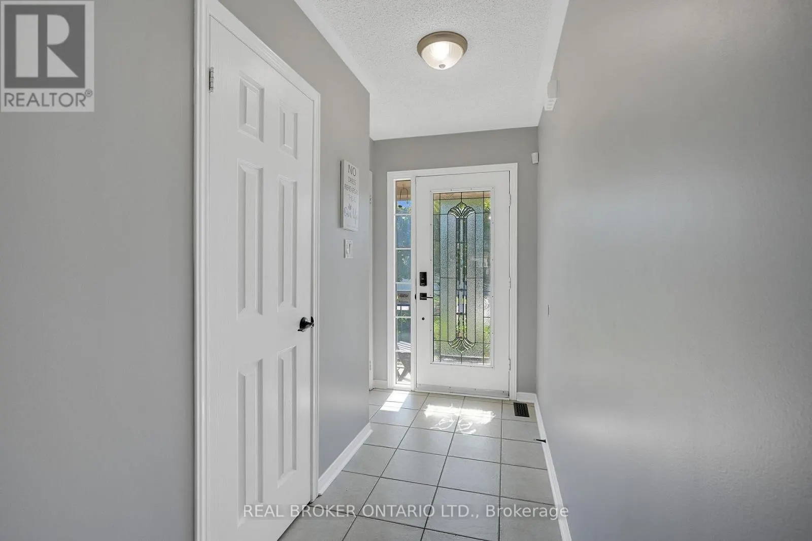 4 IRONHORSE CRESCENT