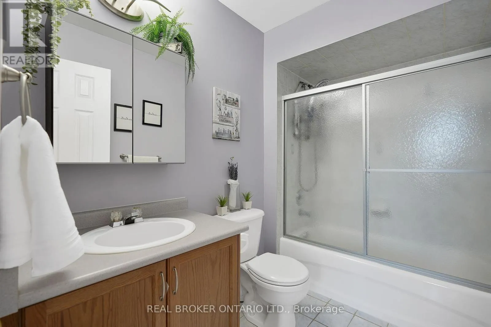 4 IRONHORSE CRESCENT