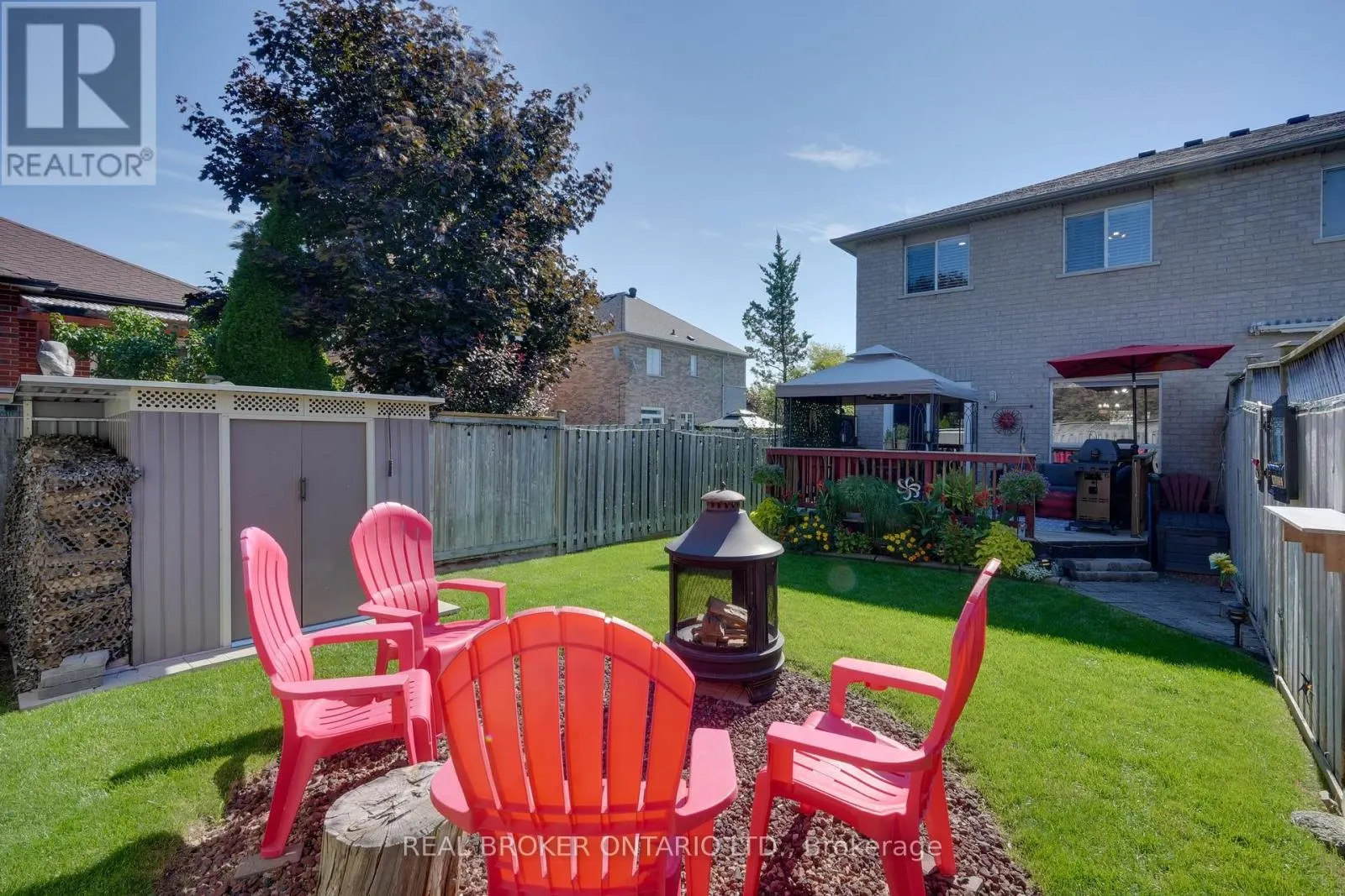 4 IRONHORSE CRESCENT