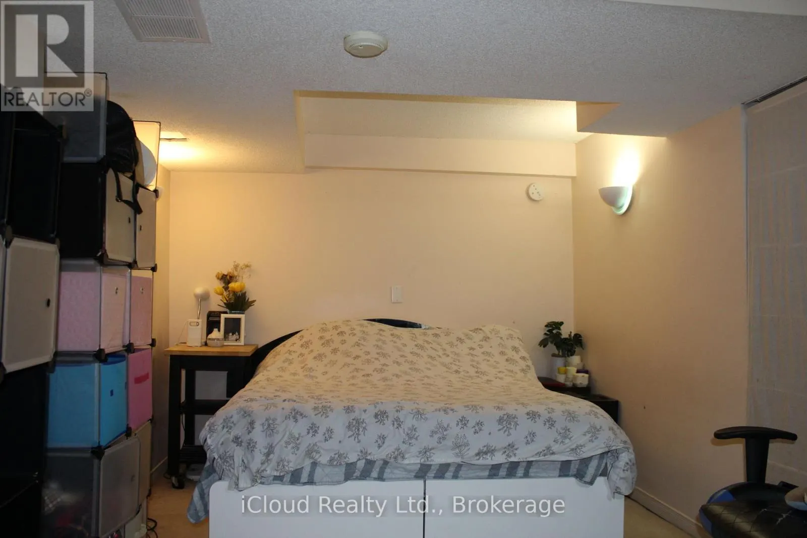 2 - 3 HARTNELL SQUARE
