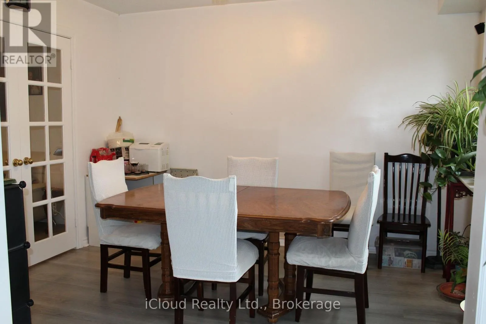 2 - 3 HARTNELL SQUARE