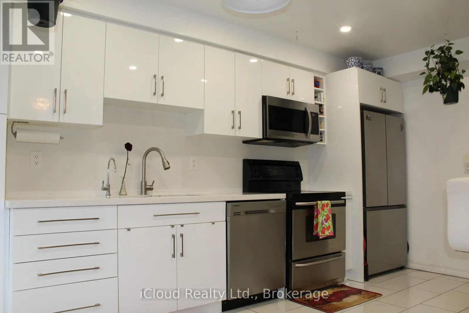 2 - 3 HARTNELL SQUARE
