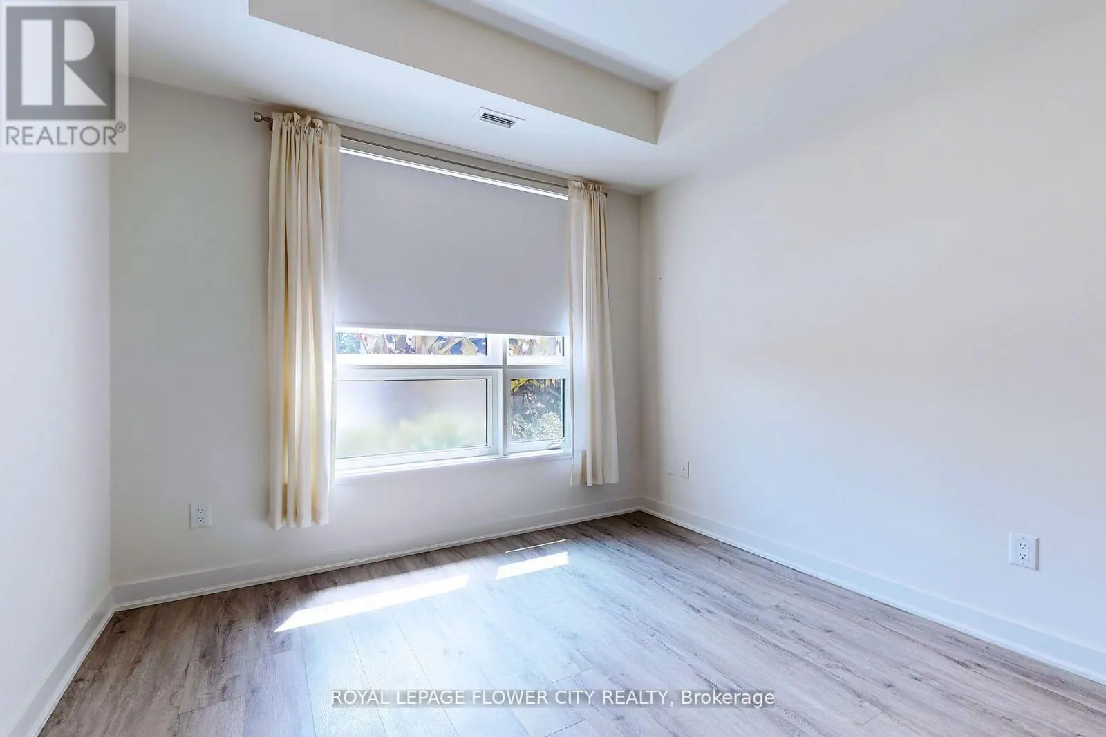 106 - 320 PLAINS ROAD E