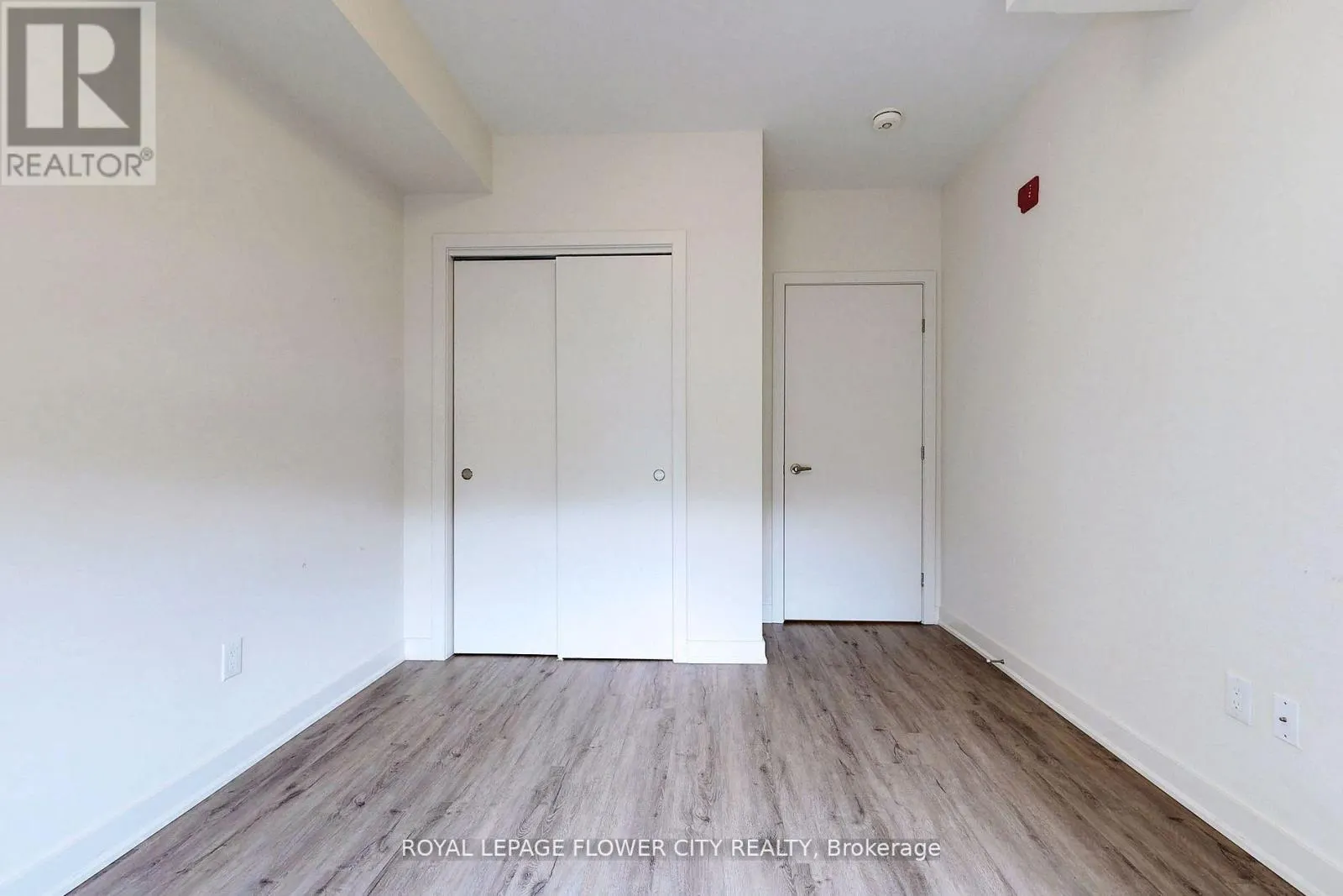 106 - 320 PLAINS ROAD E