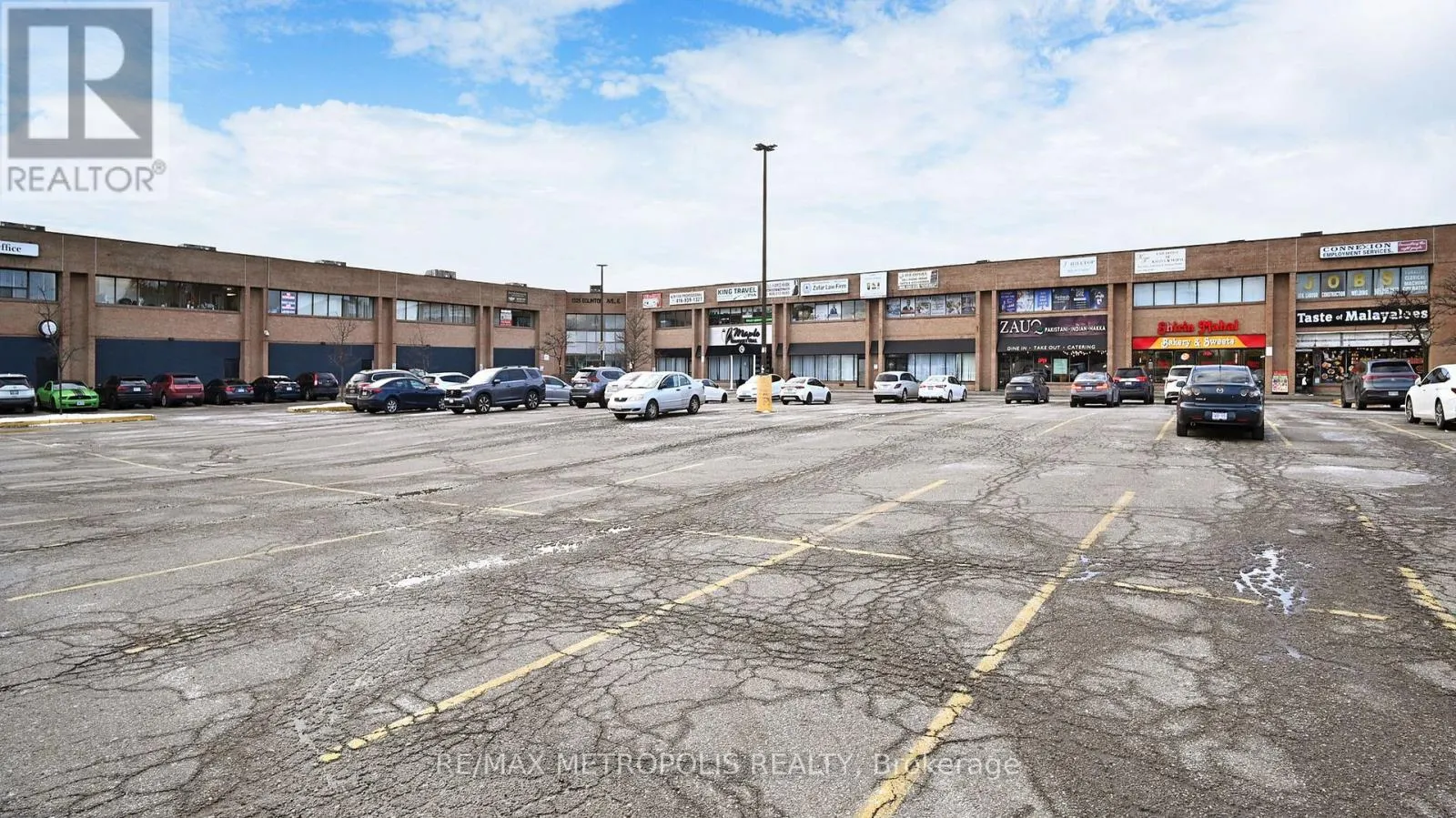 211 - 1325 EGLINTON AVENUE E