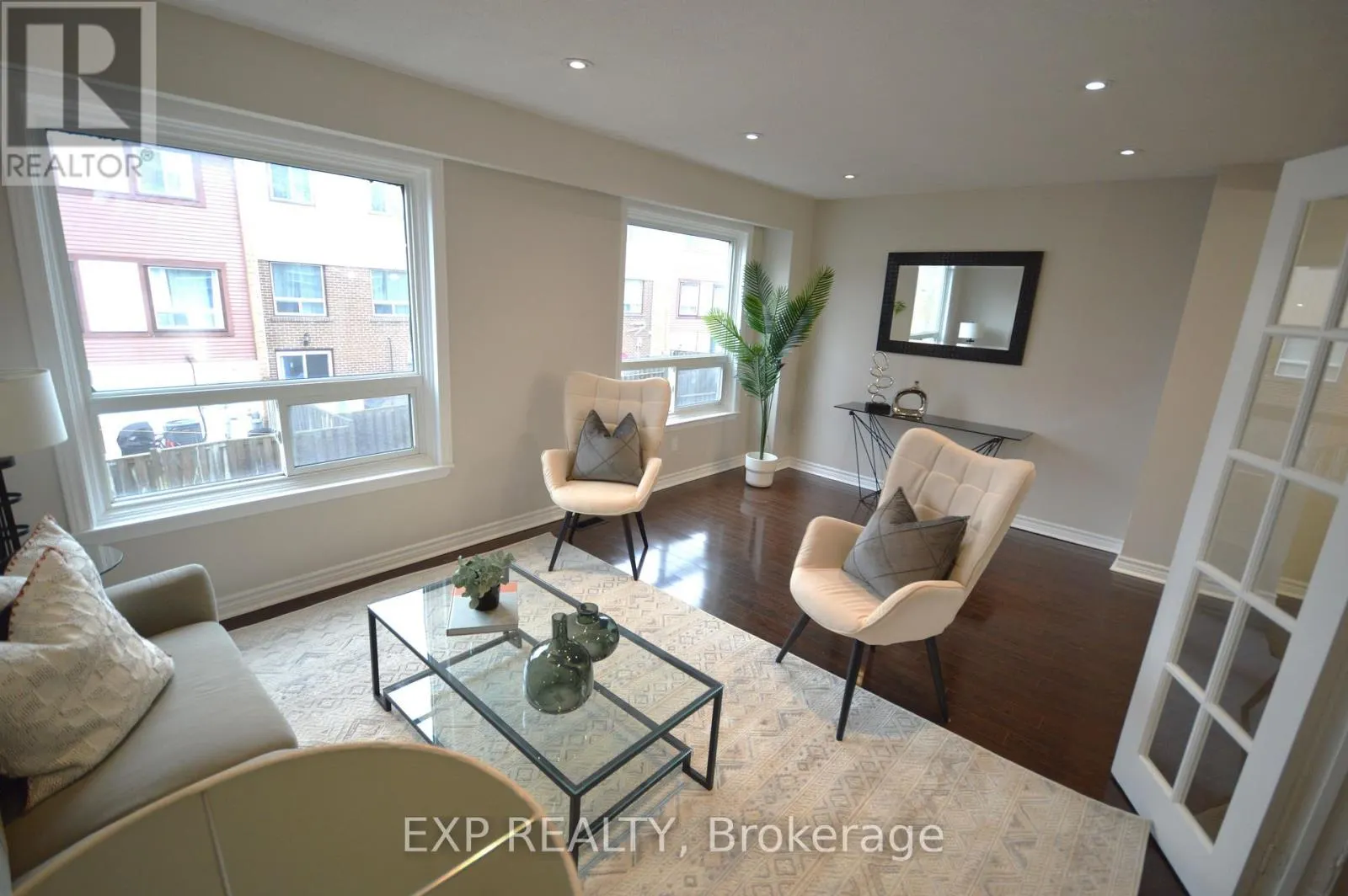 10 - 18 MOREGATE CRESCENT