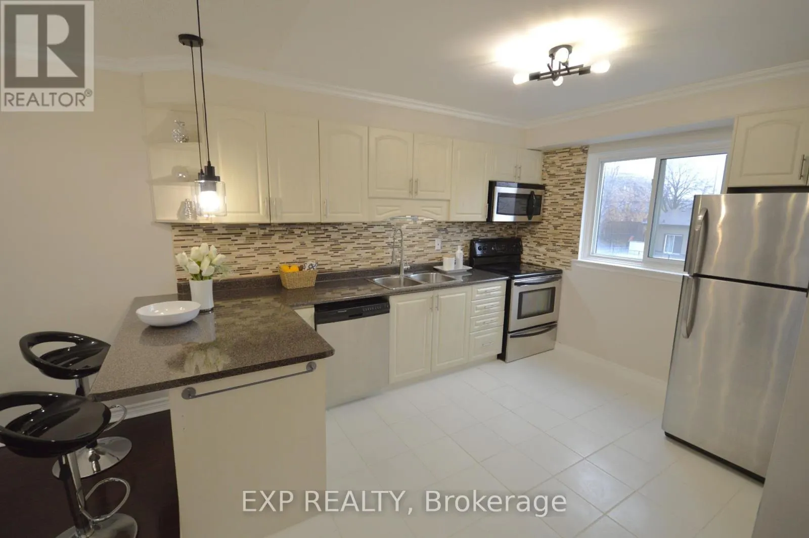 10 - 18 MOREGATE CRESCENT